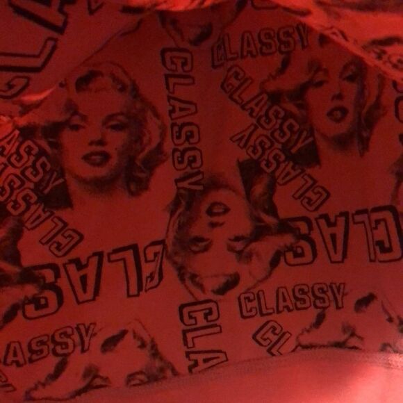 Marilyn Monroe sweatshirt size medium - Picture 6 of 6